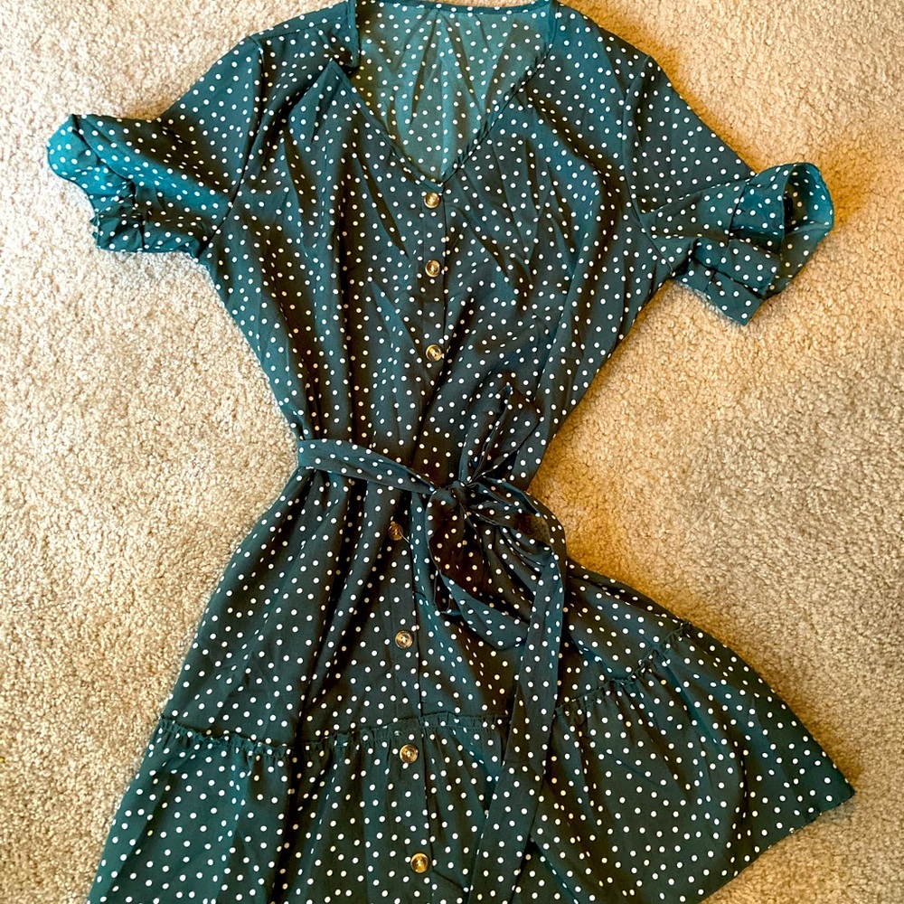 Green & white polka dot dress!